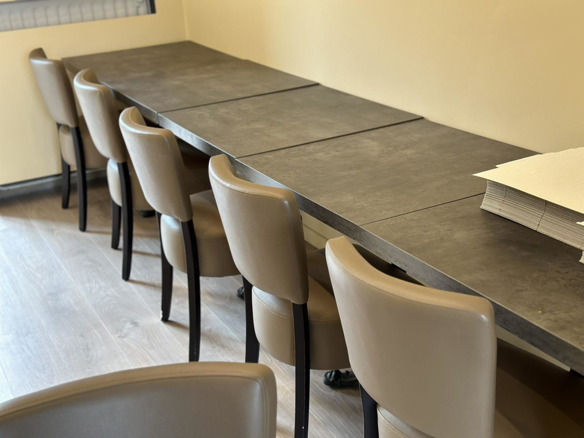 Table HORECA effet béton 70x70 (16 pièces disponibles) - Image 3