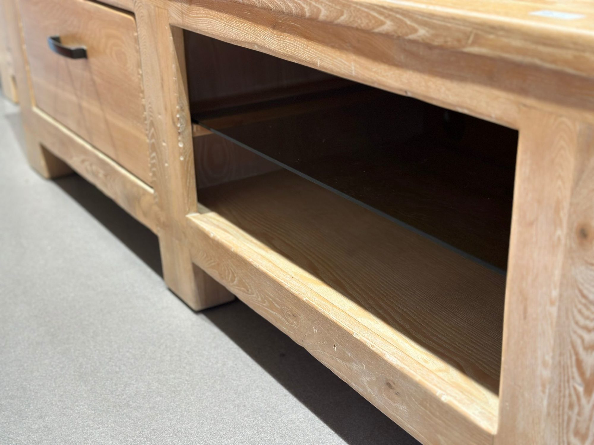 Meuble TV en bois massif - Image 4