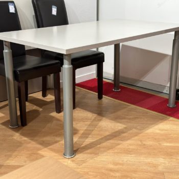 Table/bureau (7 pièces disponibles)