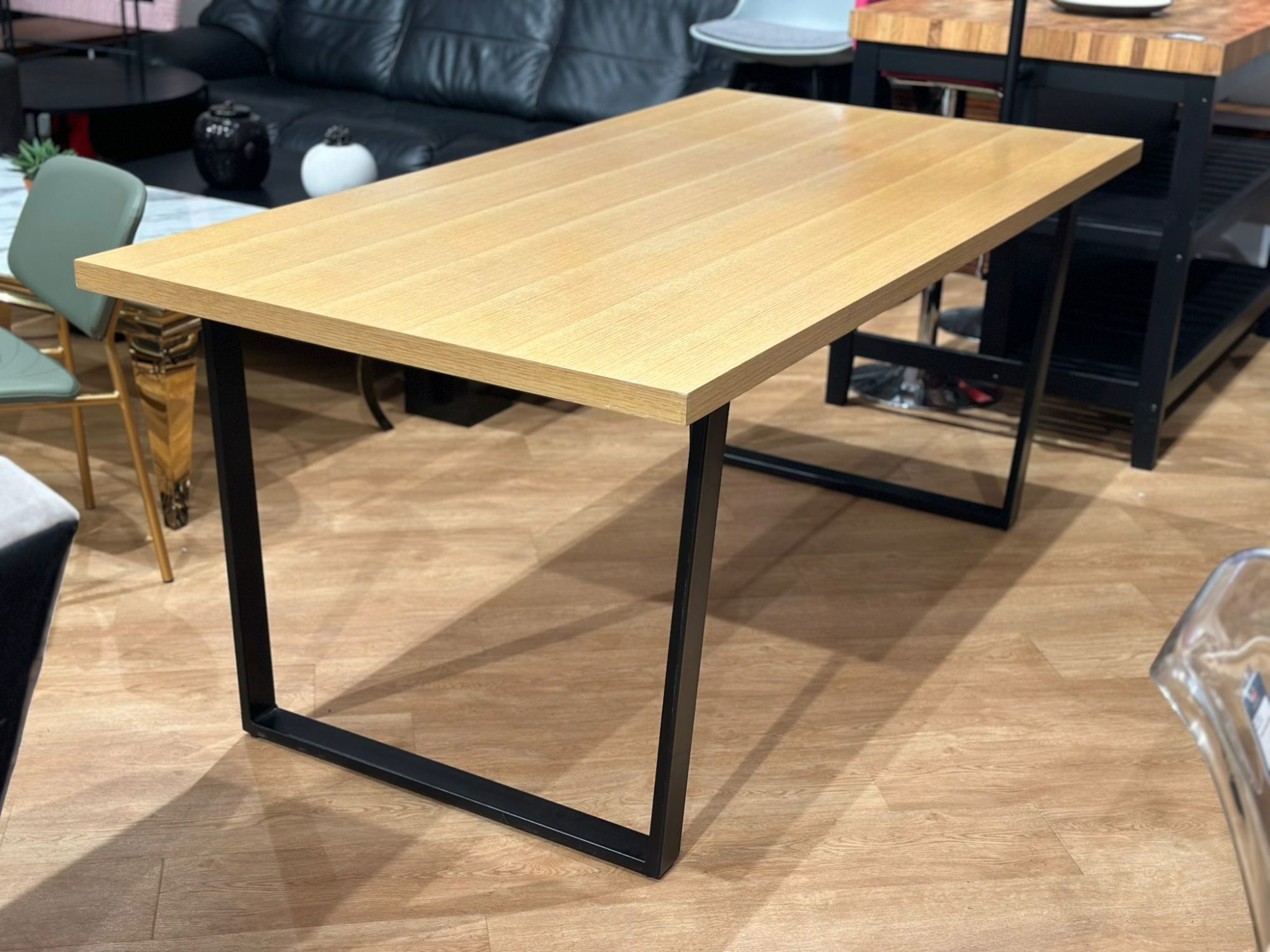 Table à manger style industriel - Image 3