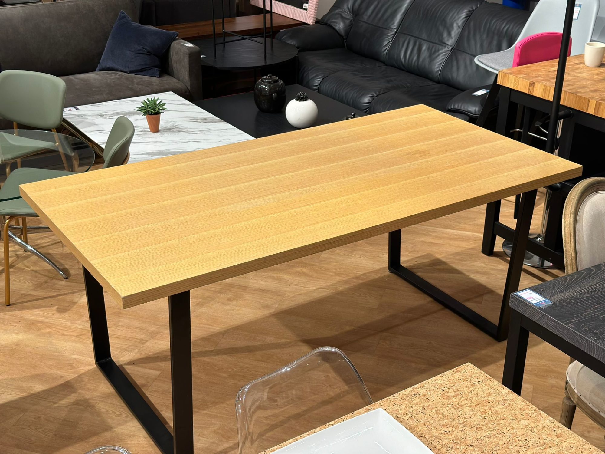 Table à manger style industriel - Image 2
