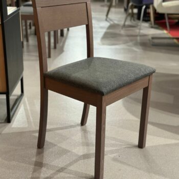 Chaise salle à manger en bois (13 pièces disponibles)