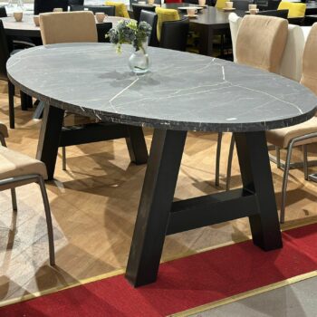Table à manger ovale effet marbre noir