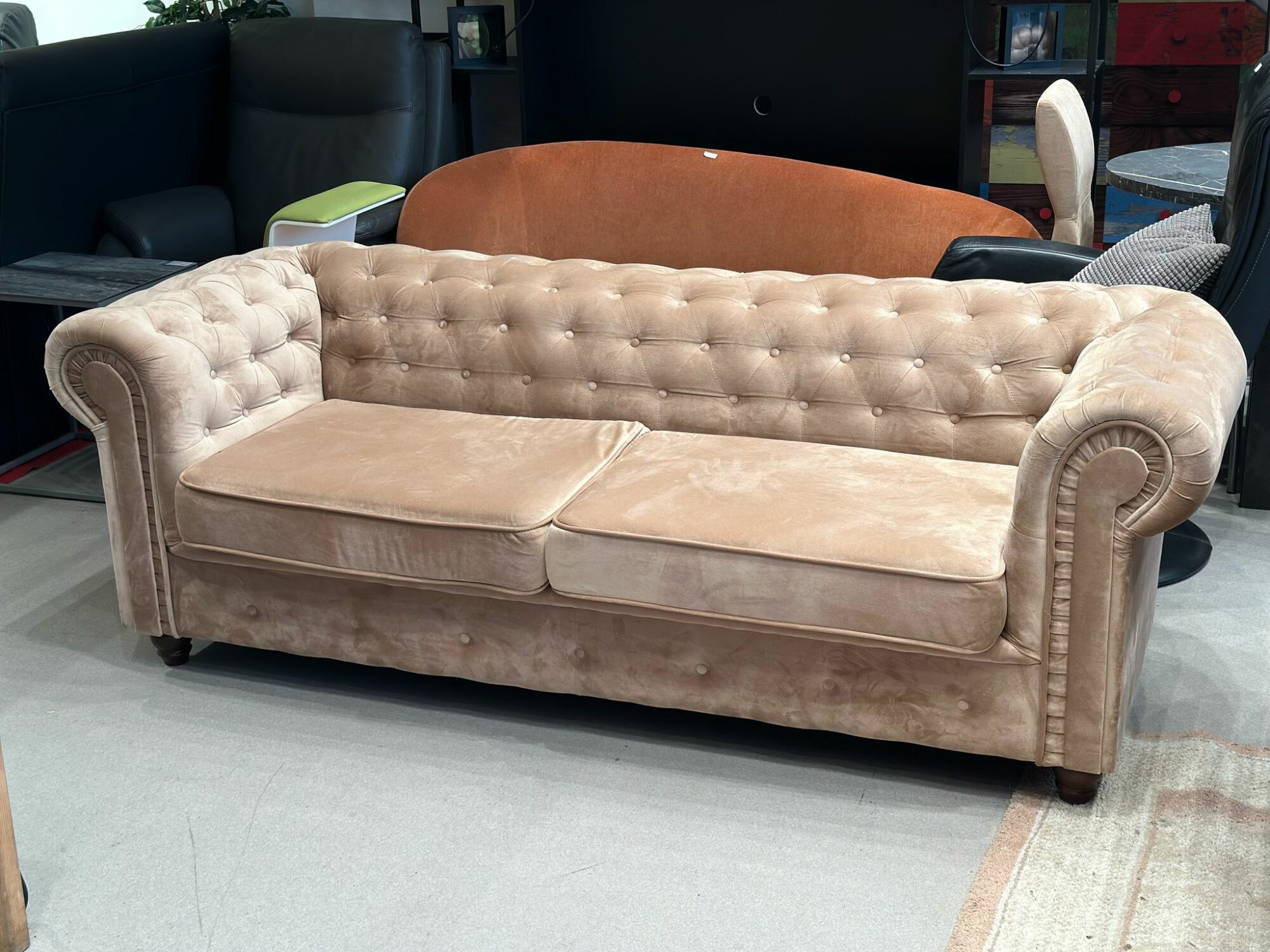 Canapé 3pl en velours style Chesterfield - Image 2