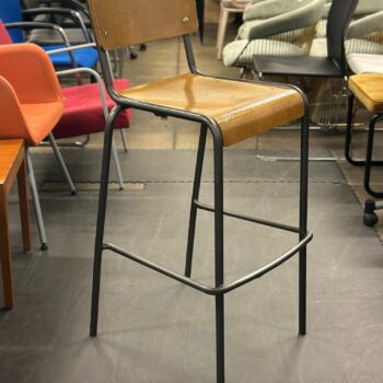 Tabourets de bar / Chaises hautes (4 pièces disponibles)
