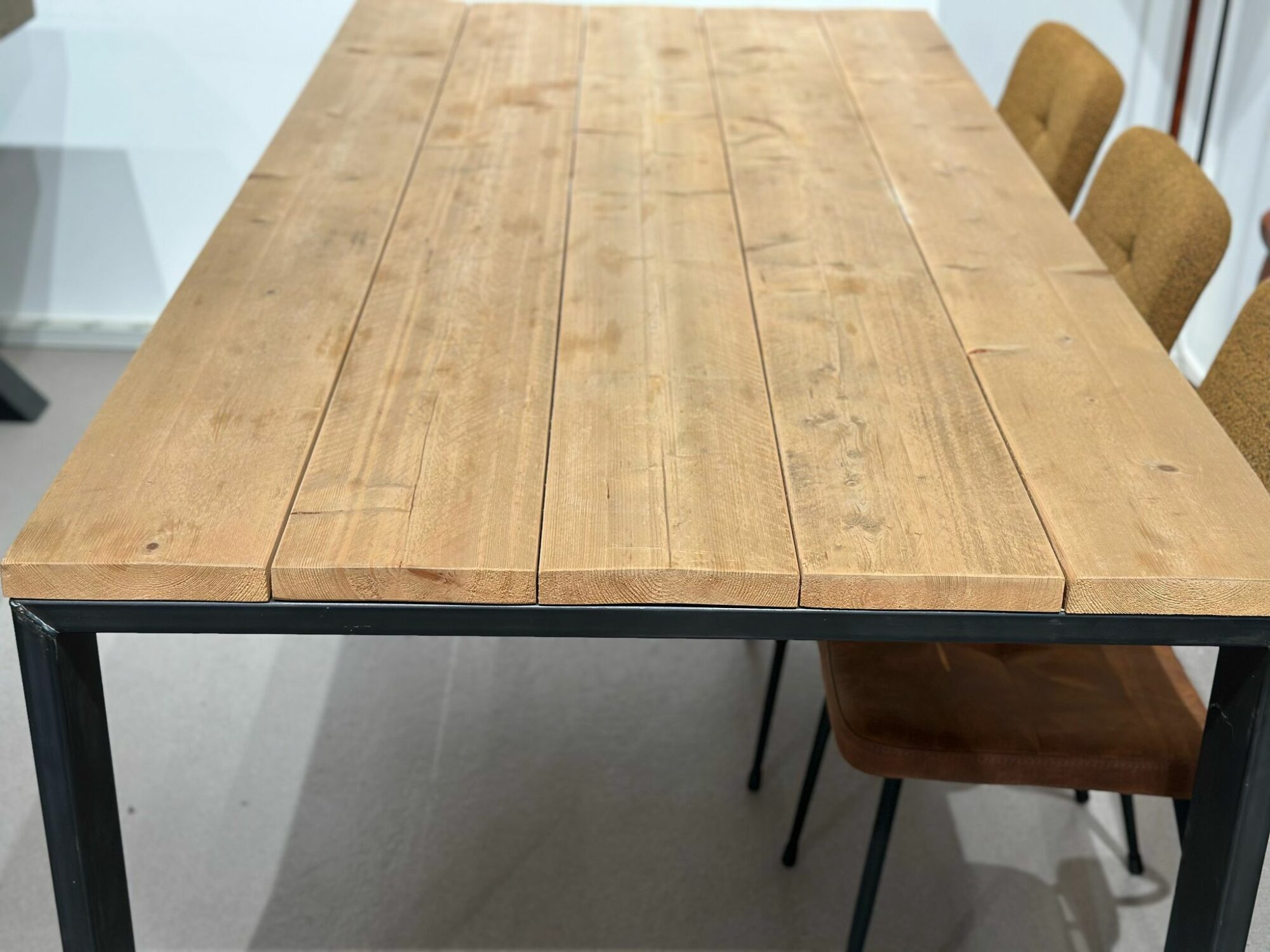 Table à manger style industriel - Image 5