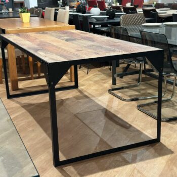 Table à manger style industriel