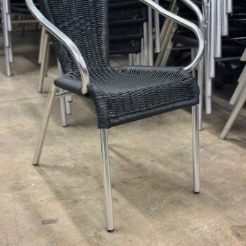 Chaises de terrasse empilable en aluminium (13 pièces disponibles)