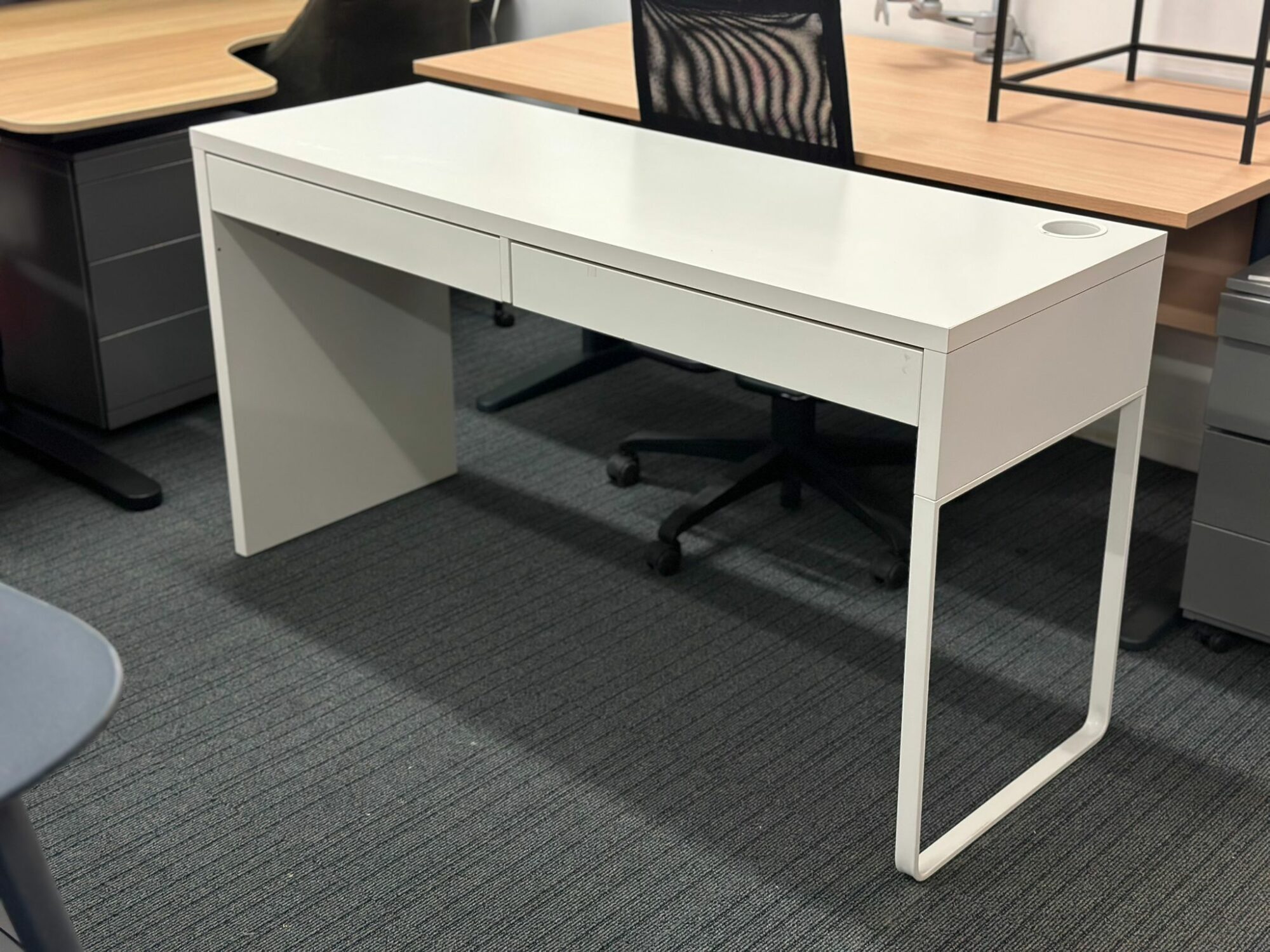 Bureau avec tiroirs - MICKE