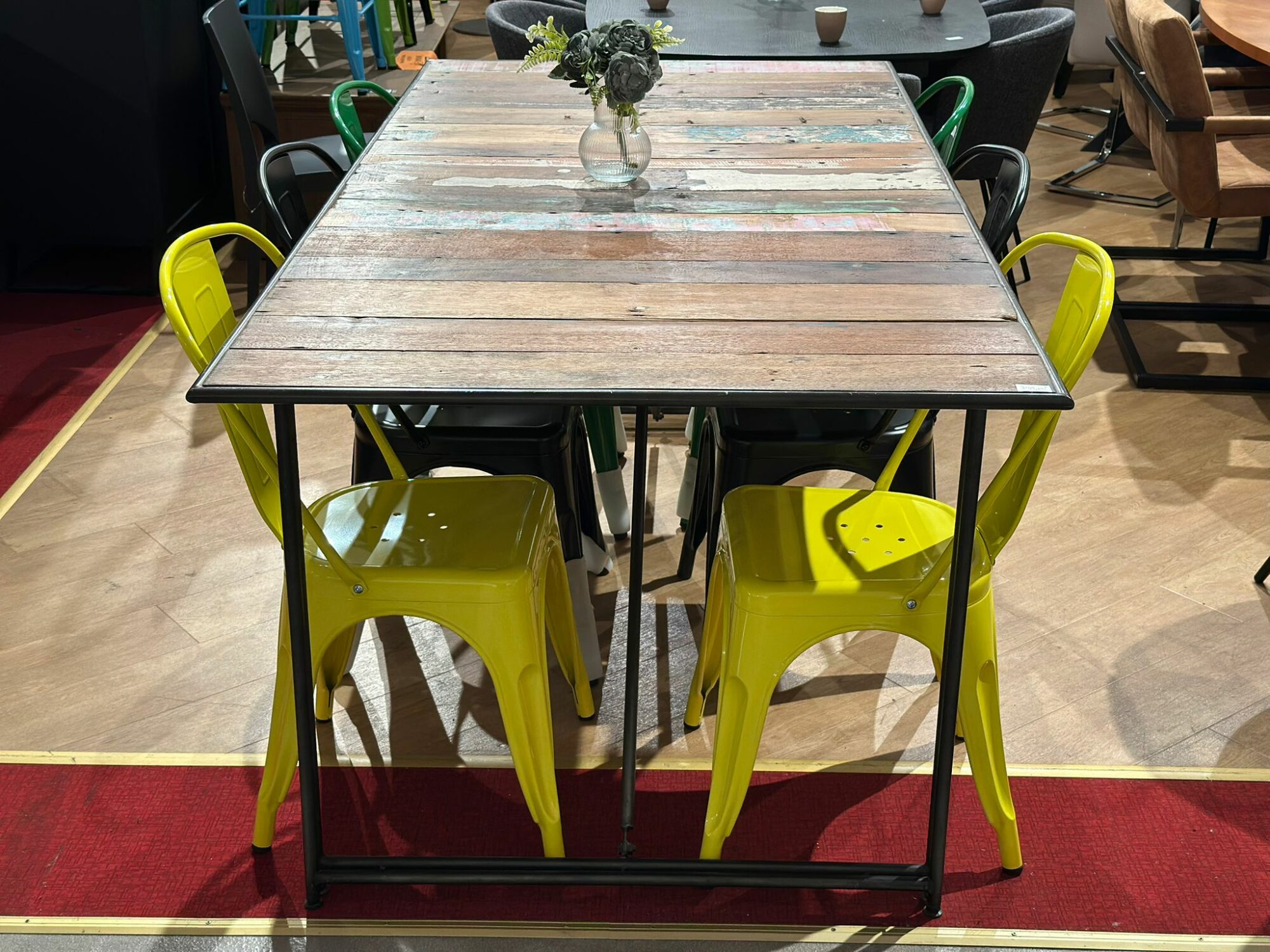 Table à manger style industriel - Image 3