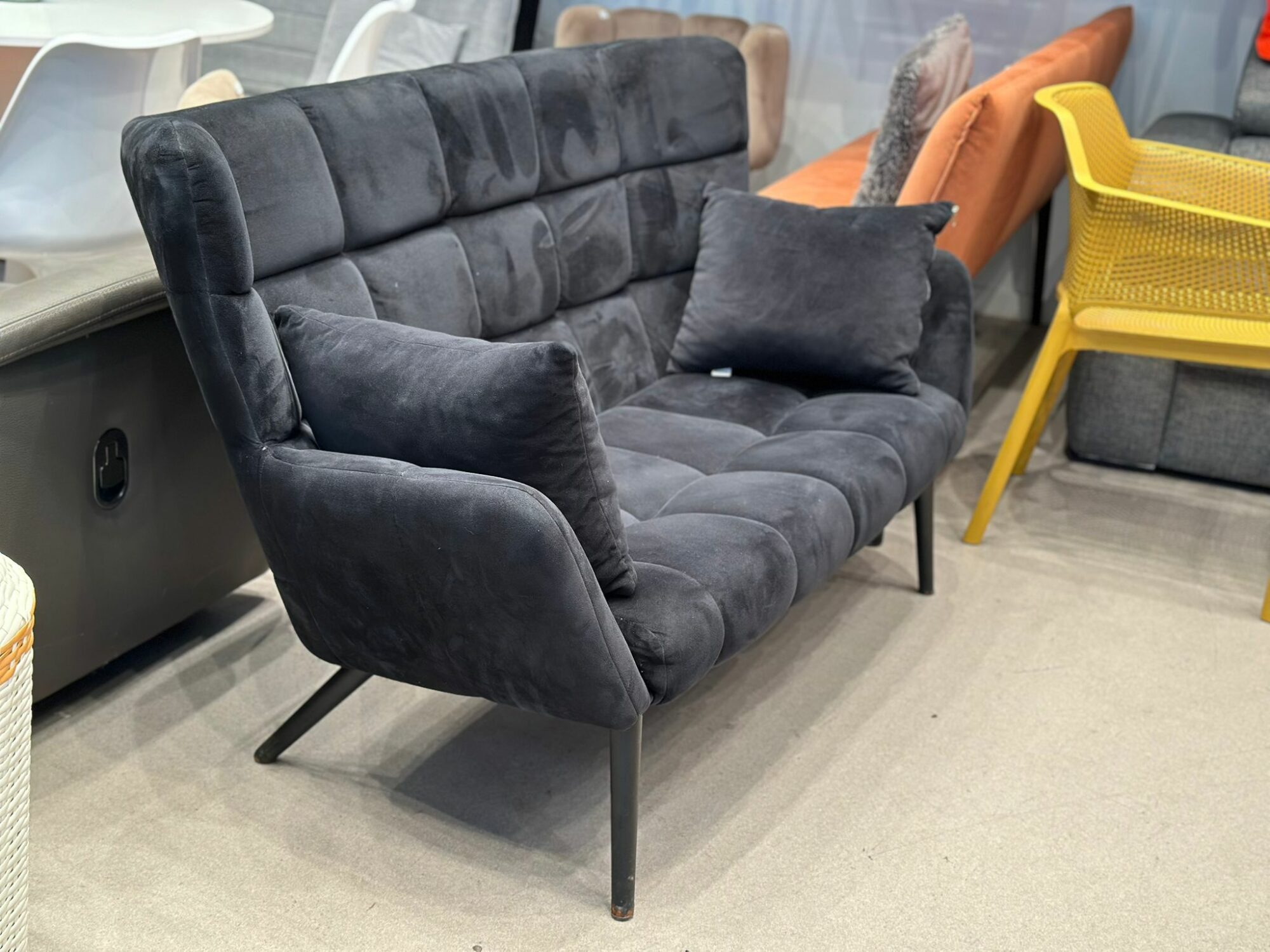 Canapé/Banquette en velours noir - Image 3