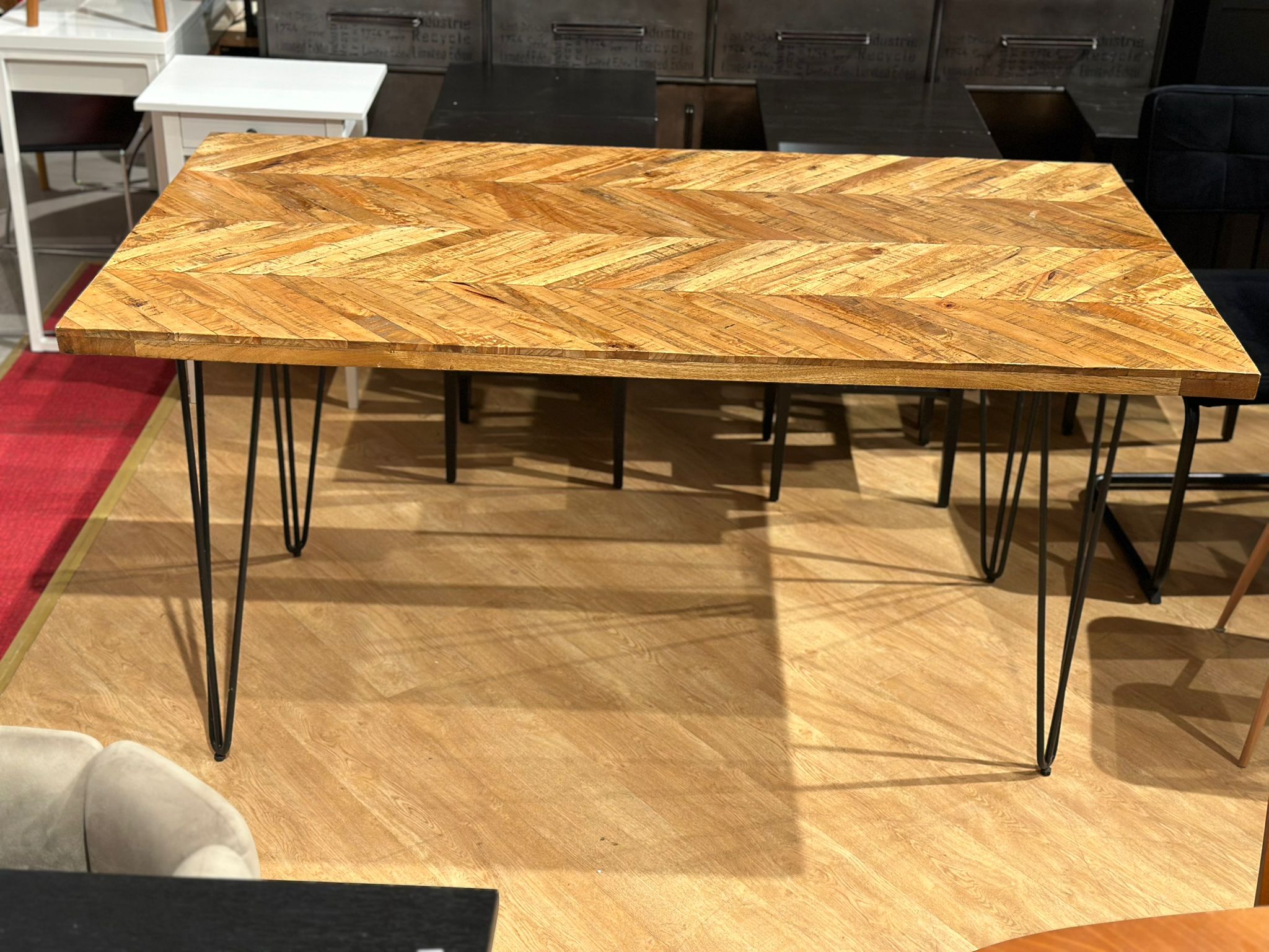 Table à manger en bois - Image 2