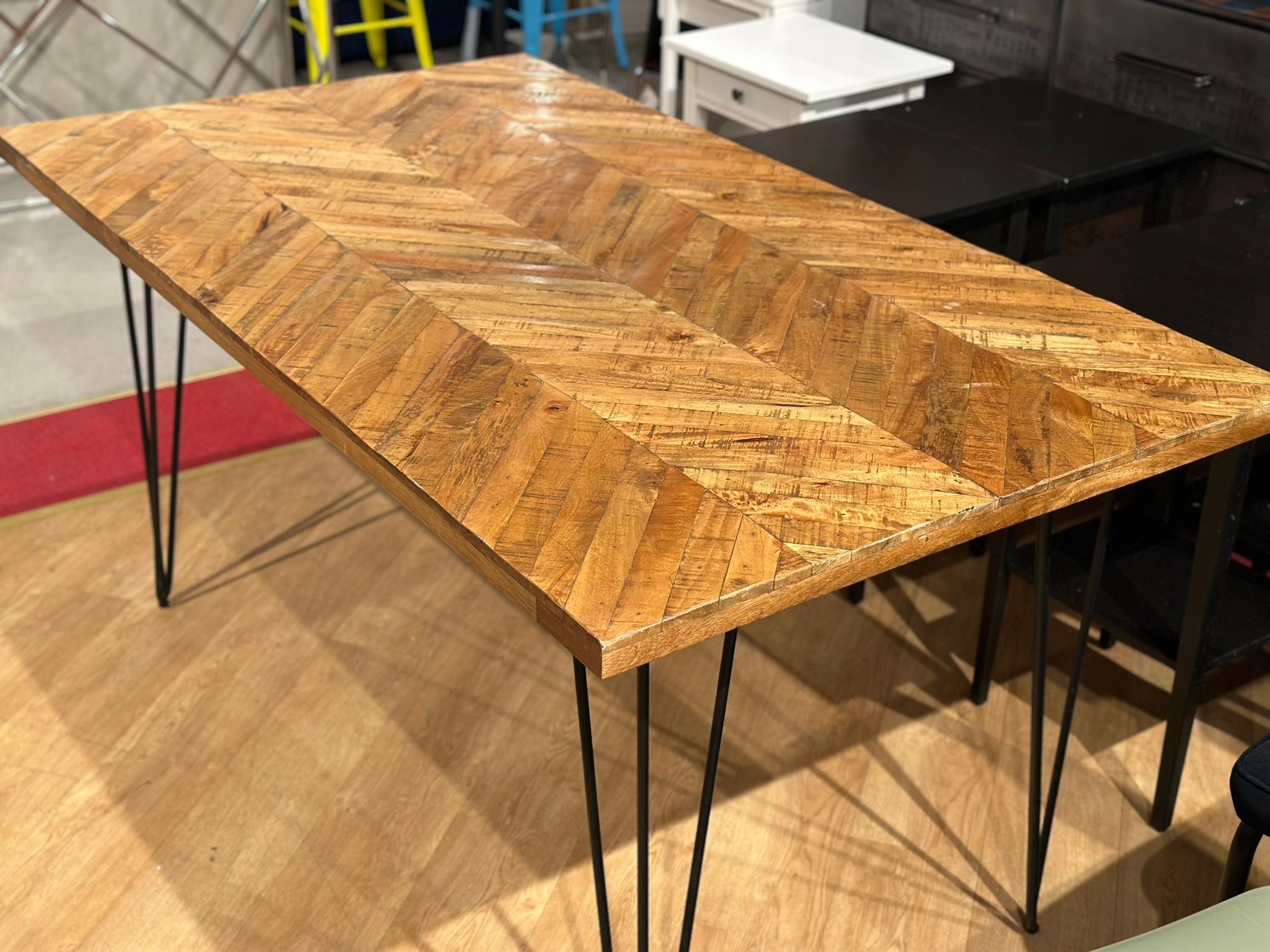 Table à manger en bois - Image 3