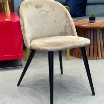 Chaise en velours taupe