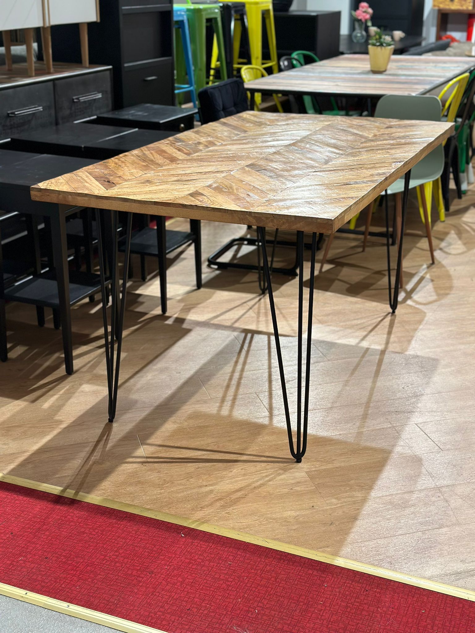 Table à manger en bois - Image 4