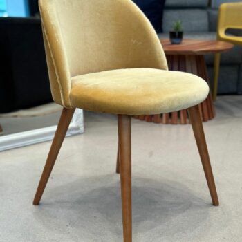 Chaises en velours jaune (3 pièces disponibles)