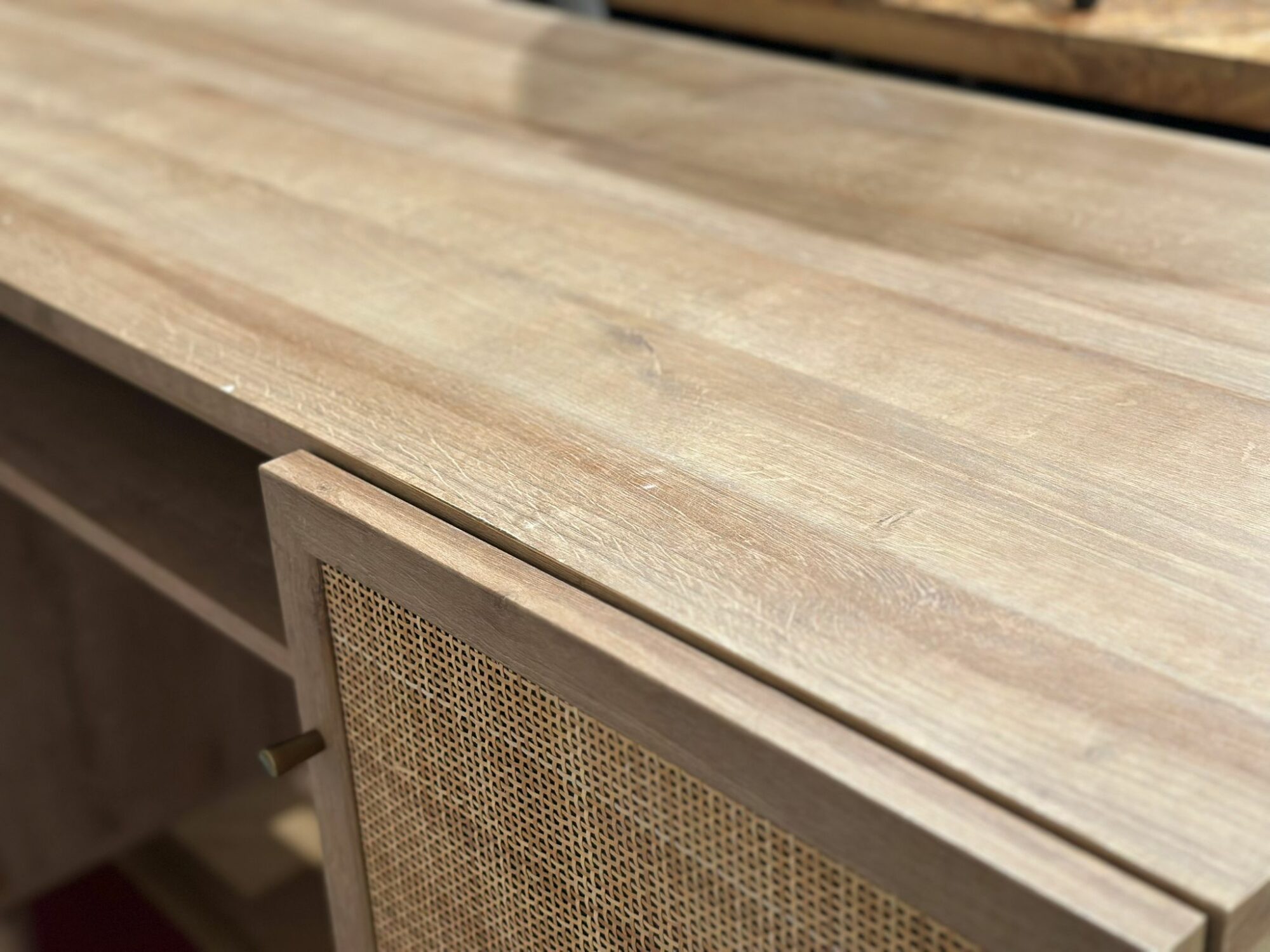 Bureau en bois et rotin - Image 4