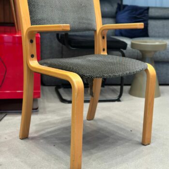 Fauteuil avec accoudoirs
