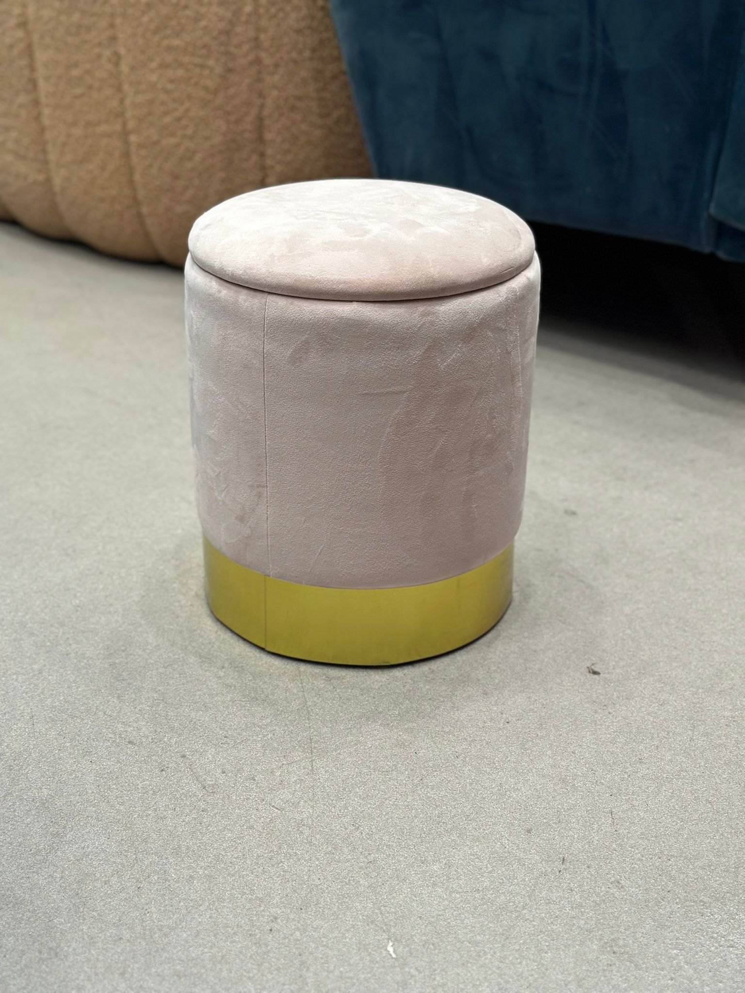 Pouf d'appoint en velours rose avec espace de rangement