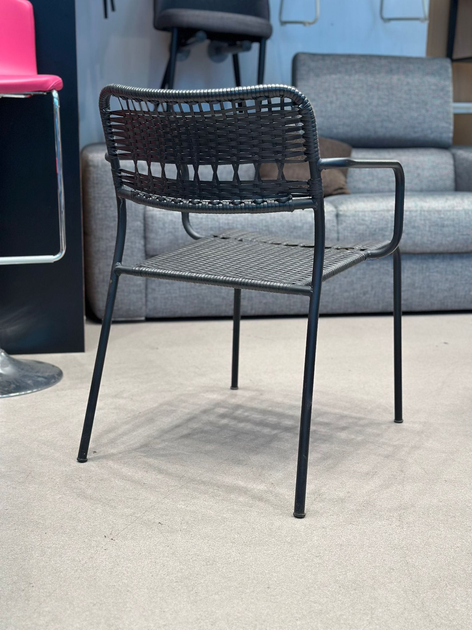 Chaises avec accoudoirs de terrasse empilable - LÄCKÖ - Image 2