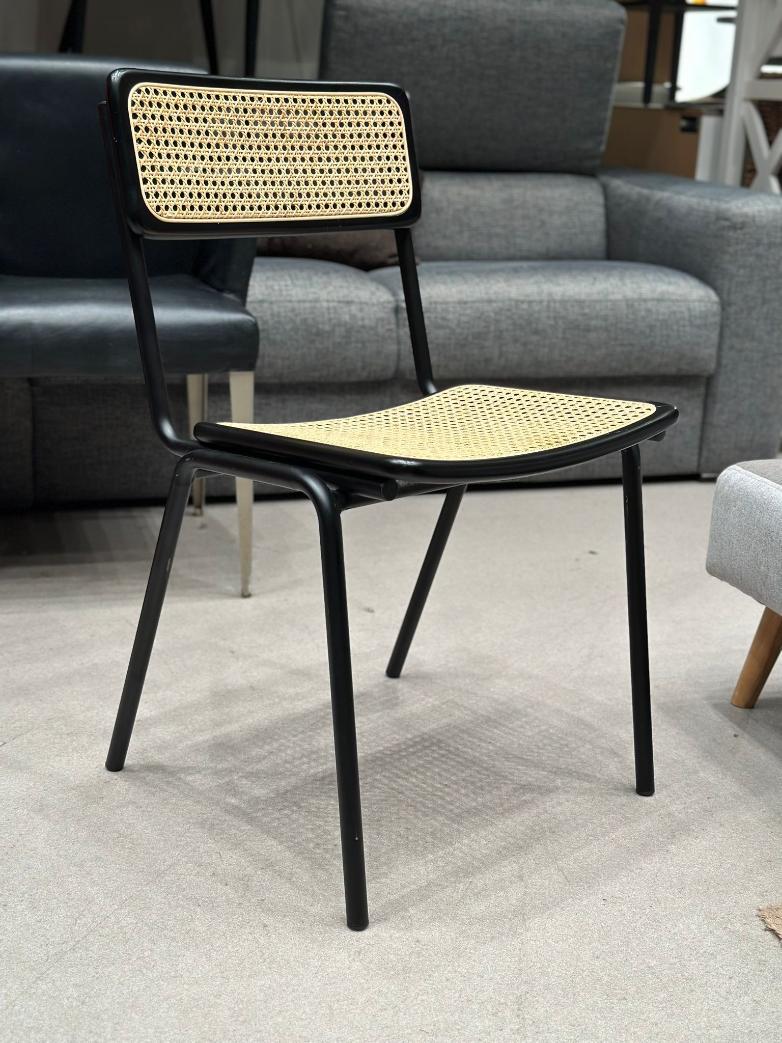 4x Chaises salle à manger noir et rotin