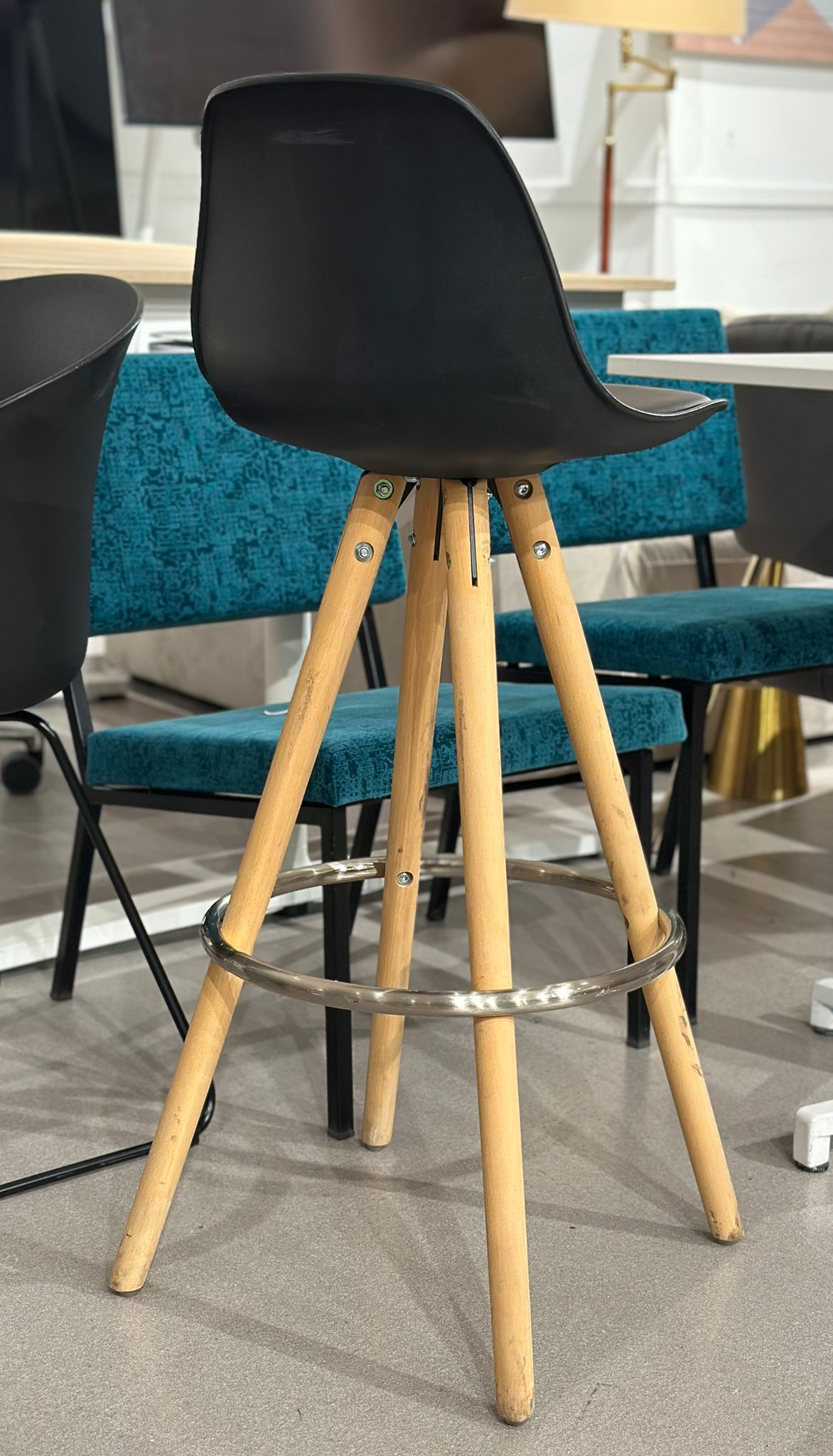 Chaises haute noir style scandinave - Image 2