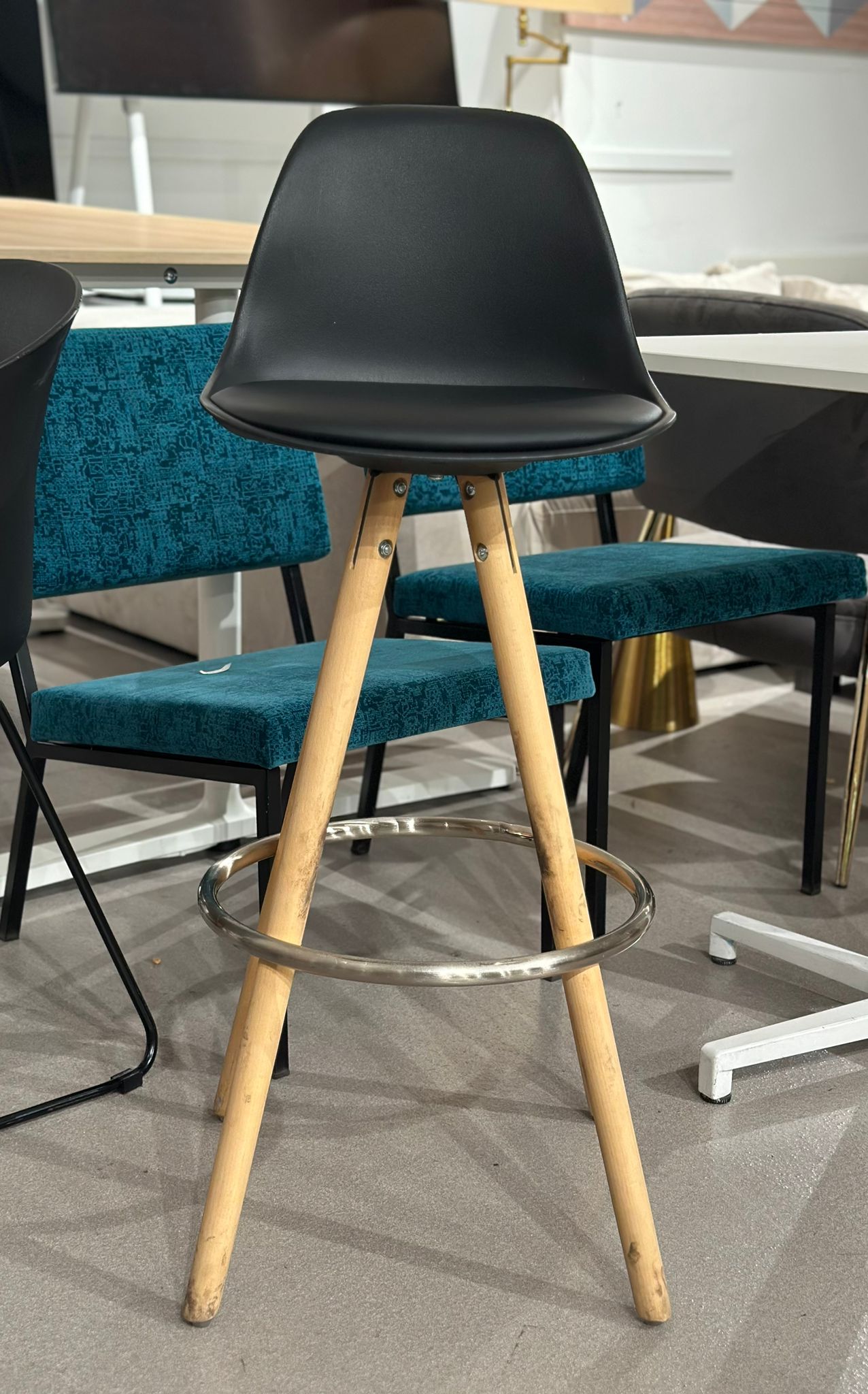 Chaises haute noir style scandinave - Image 3