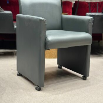 4x Chaises/Fauteuil sur roulette