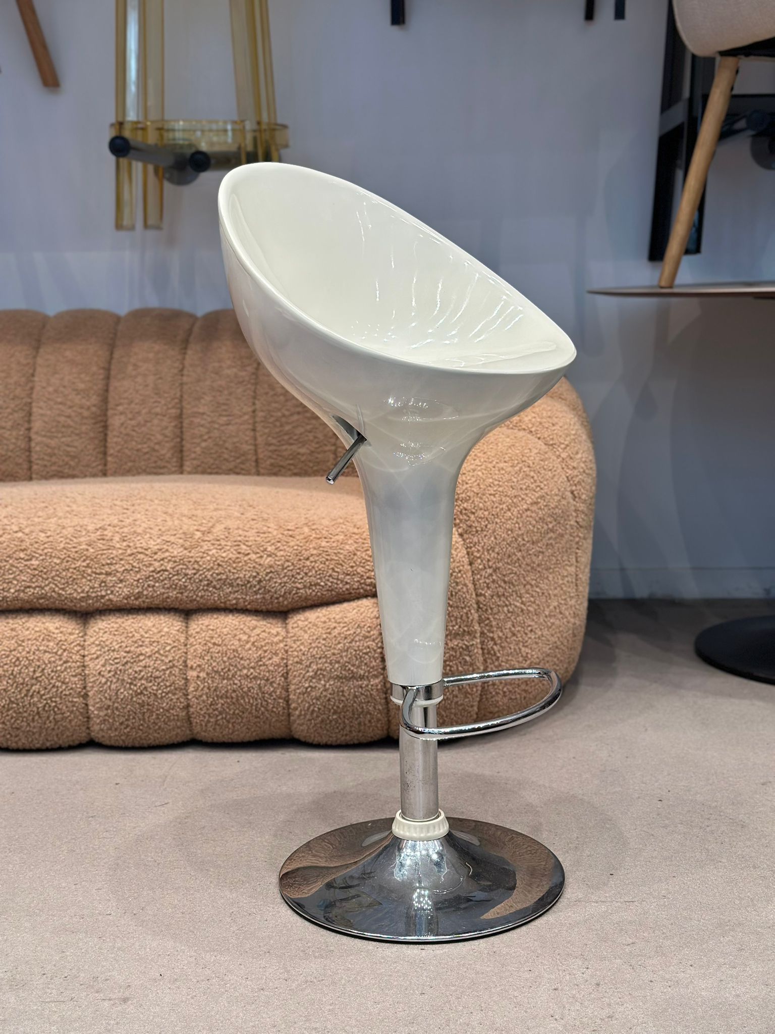 2x Tabourets de bar pivotant et réglable blanc - Image 2