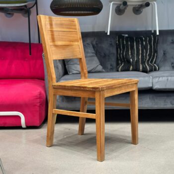 Chaise en teck (2 pièces disponibles)