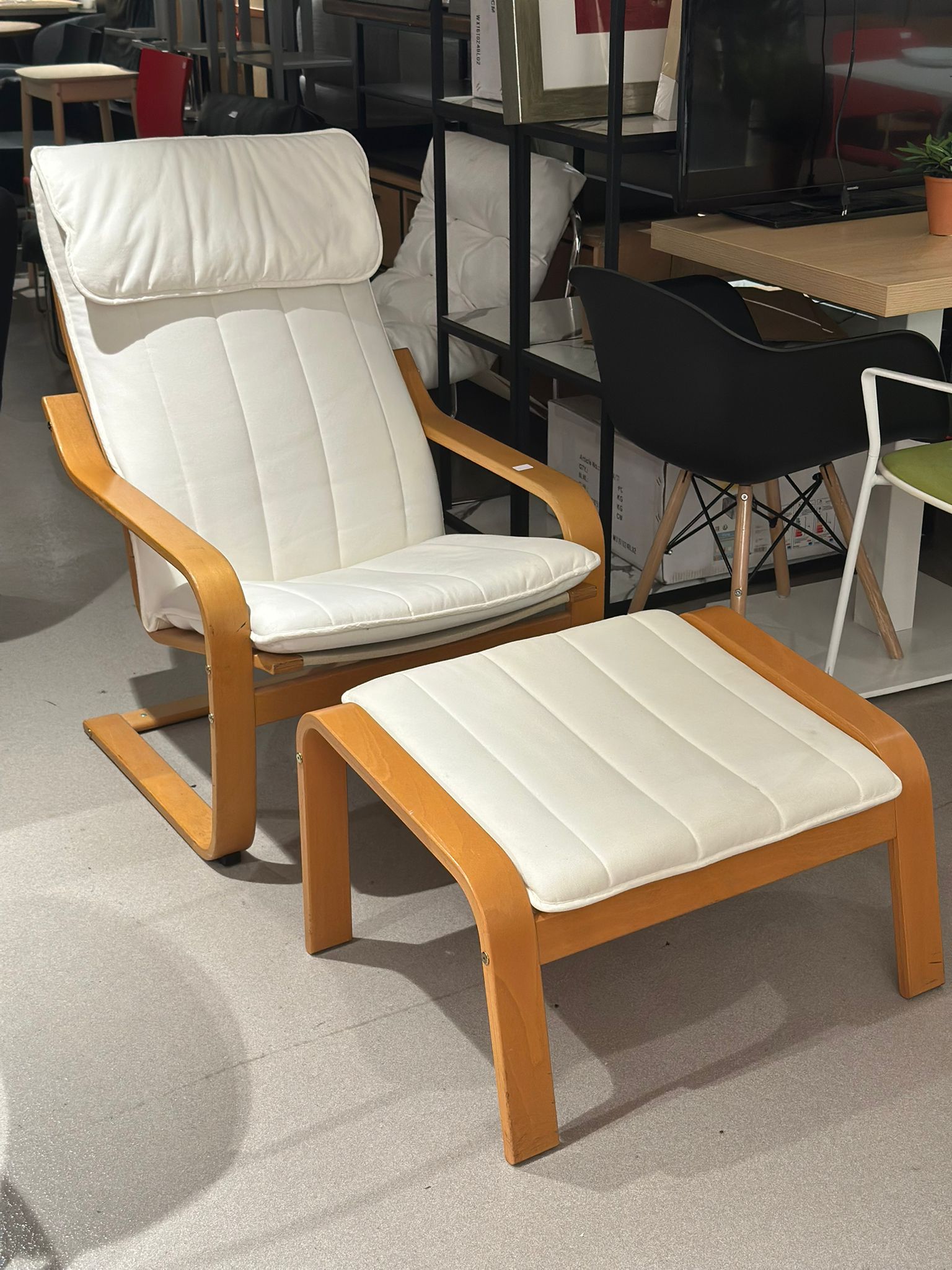 Fauteuil POÄNG avec repose-pied