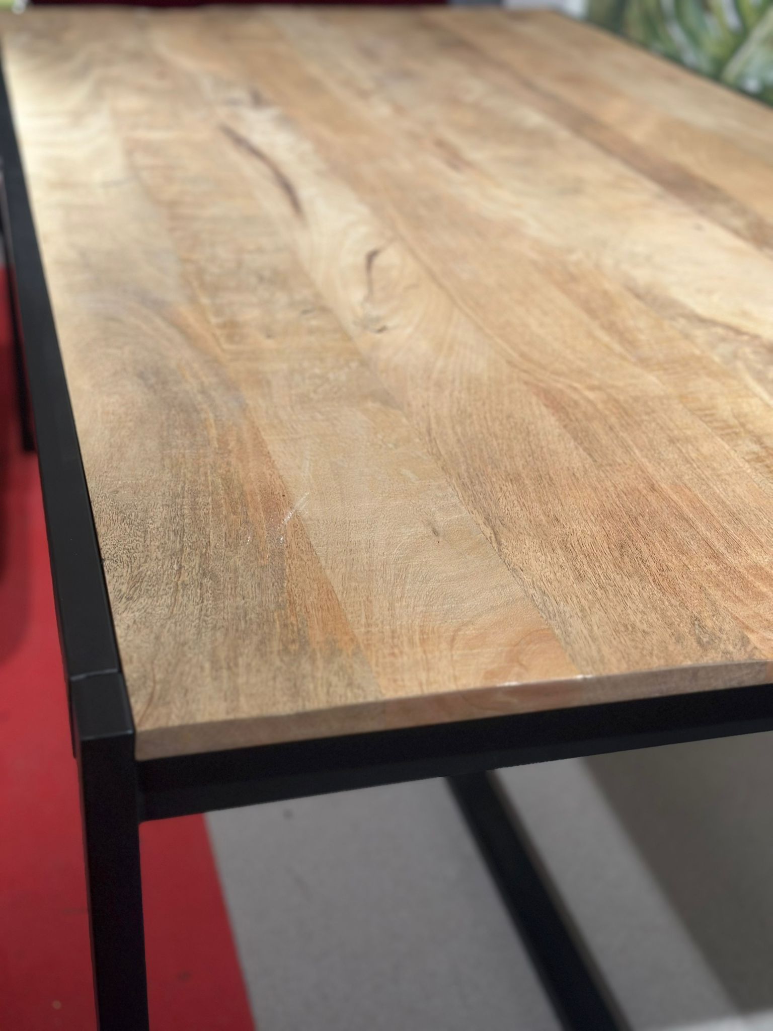 Table à manger style industriel en bois - Image 3