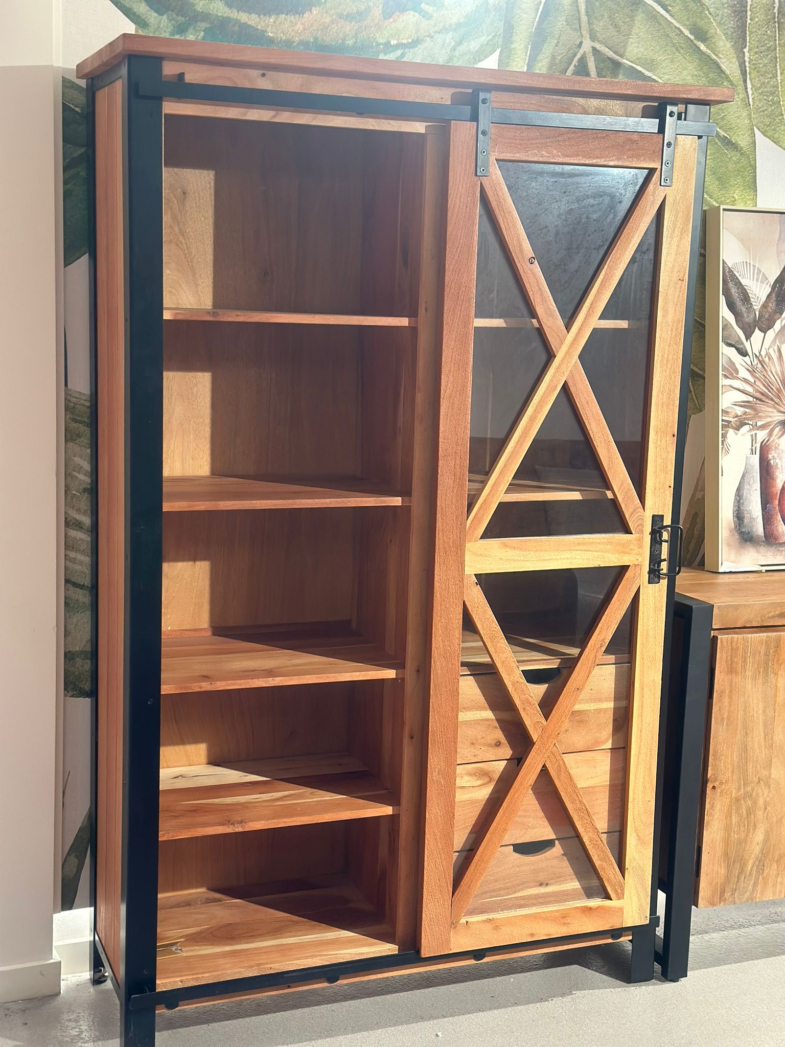 Vaisselier/Vitrine style industriel avec porte coulissante - Image 2