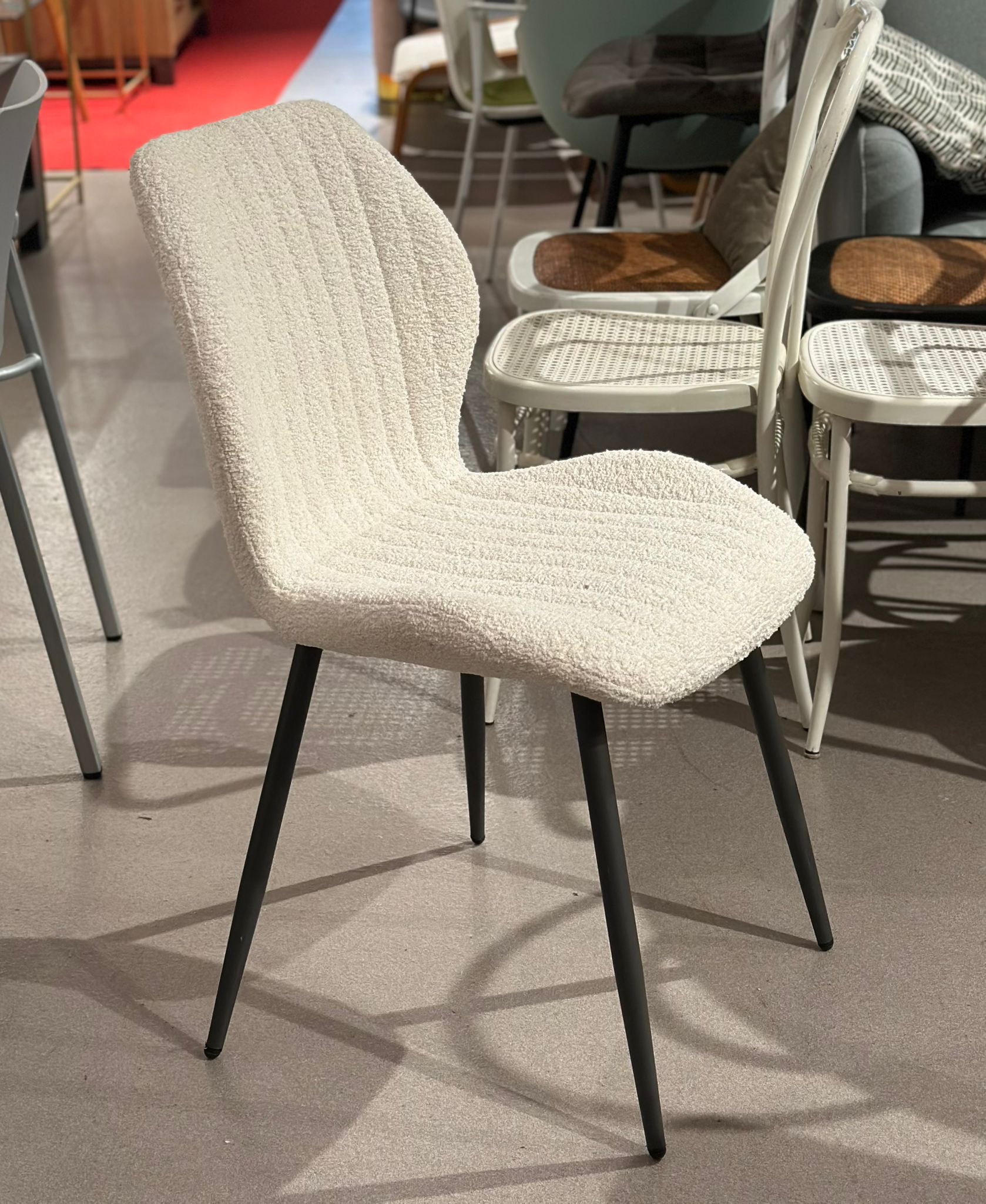 2x Chaises salle à manger tissu bouclé - Image 2