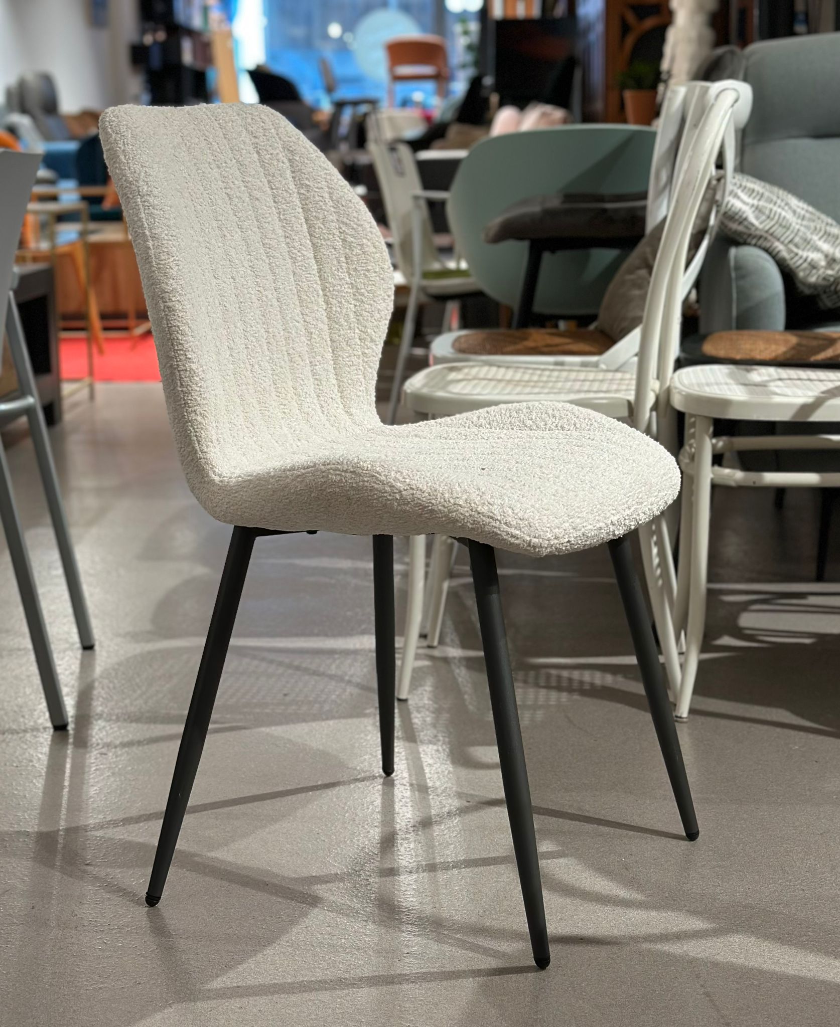 2x Chaises salle à manger tissu bouclé