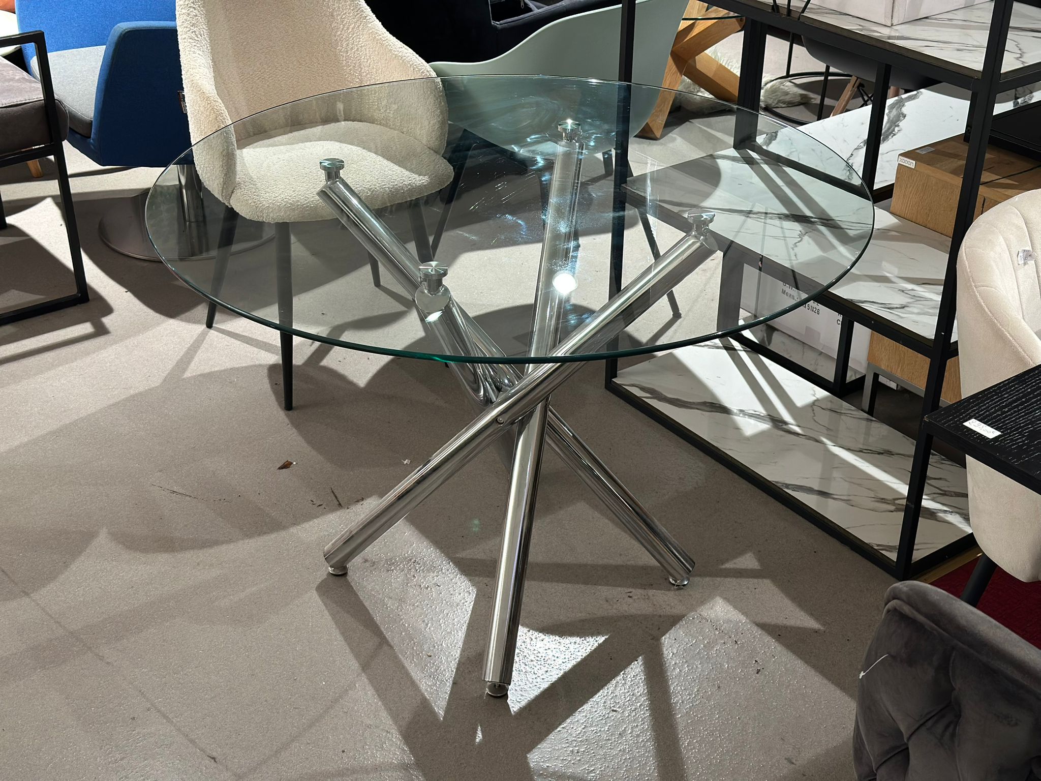 Table à manger ronde en verre - Image 2