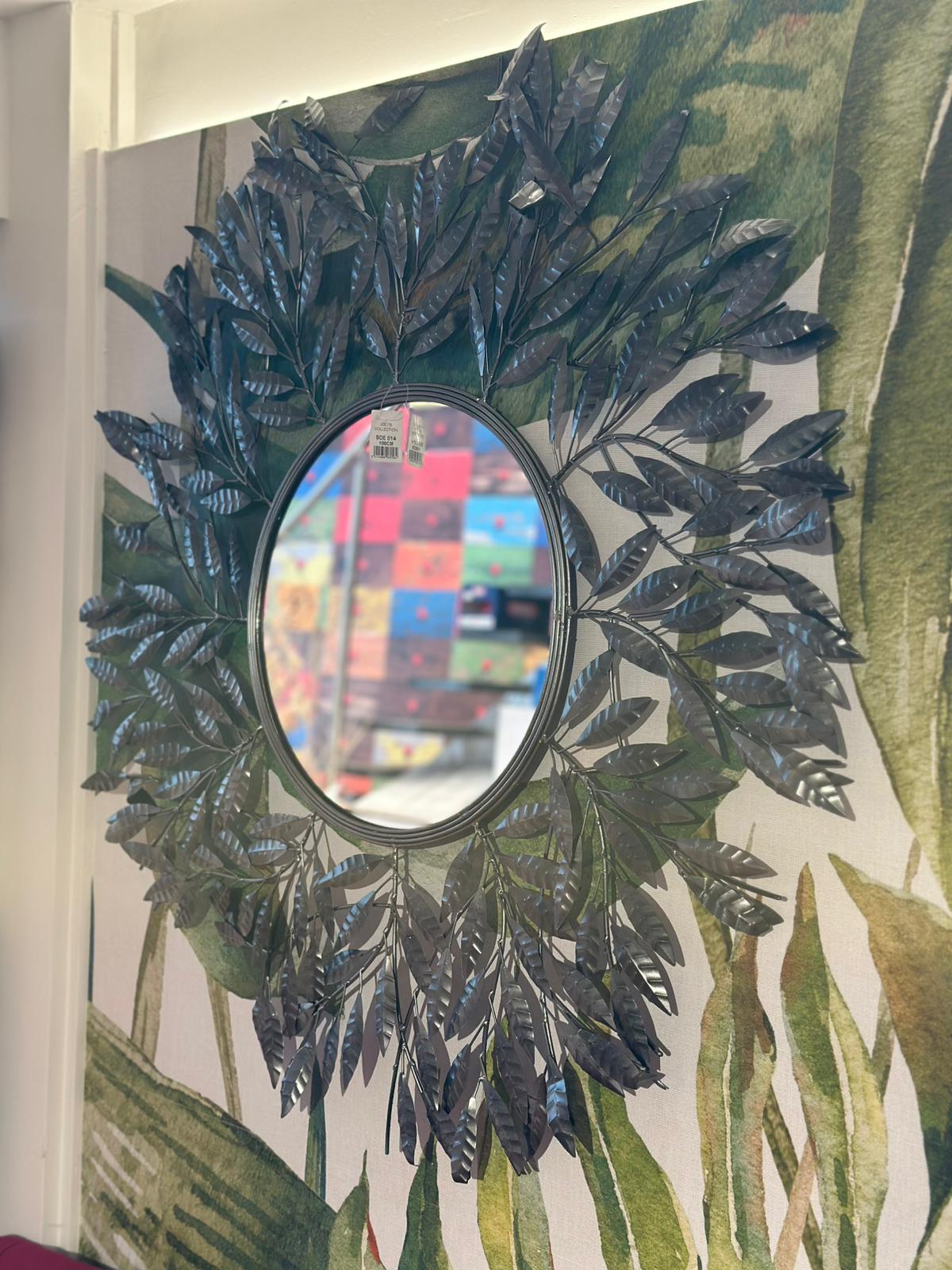 Miroir rond en métal décor de feuilles - Image 2