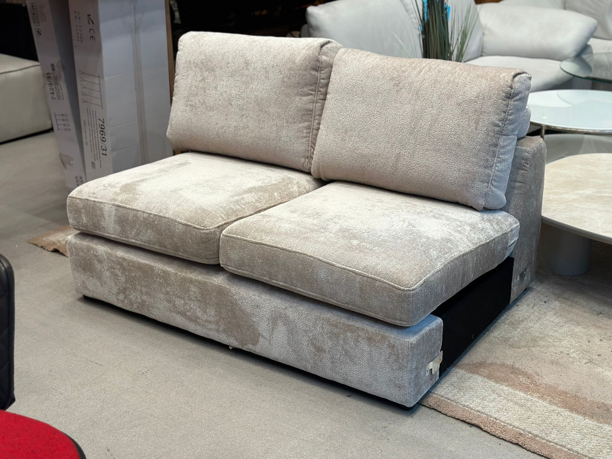 Canapé/Banquette 2 places en velours taupe