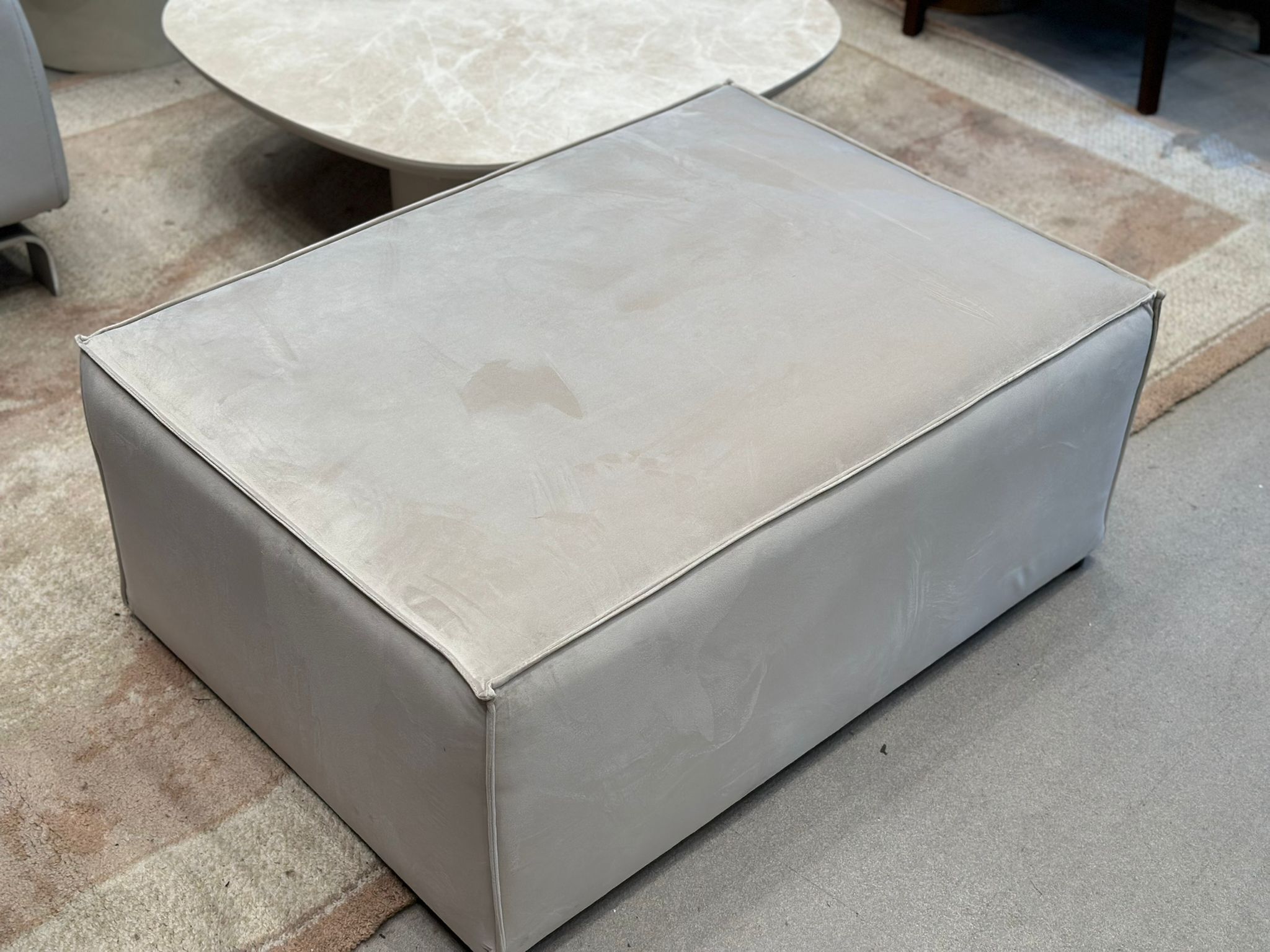 Pouf en velours rectangulaire - Image 2