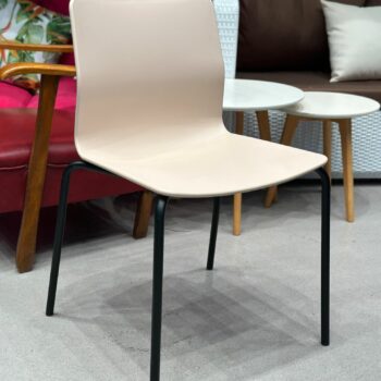 Chaise empilable BULO ROSE – VVD Bistro (10 pièces disponibles)