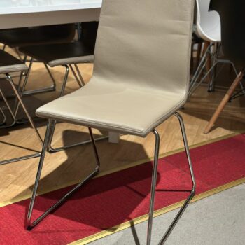 Chaises salle à manger en similicuir empilable - LILLÅNÄS (8 pièces disponibles)