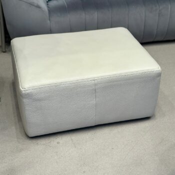 Pouf en cuir - NATUZZI (2 pièces disponibles)