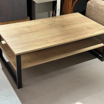 Table de salon en bois style industriel