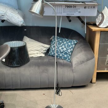 Lampadaire en aluminium (2 pièces disponible)