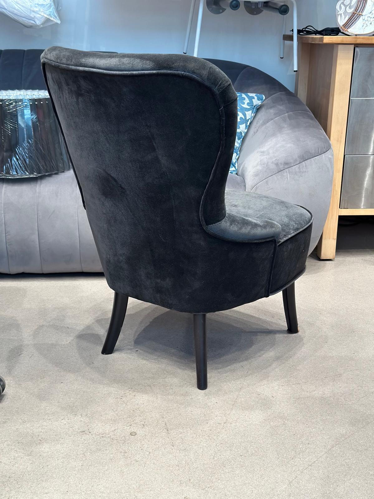 Fauteuil en velours noir - Image 3