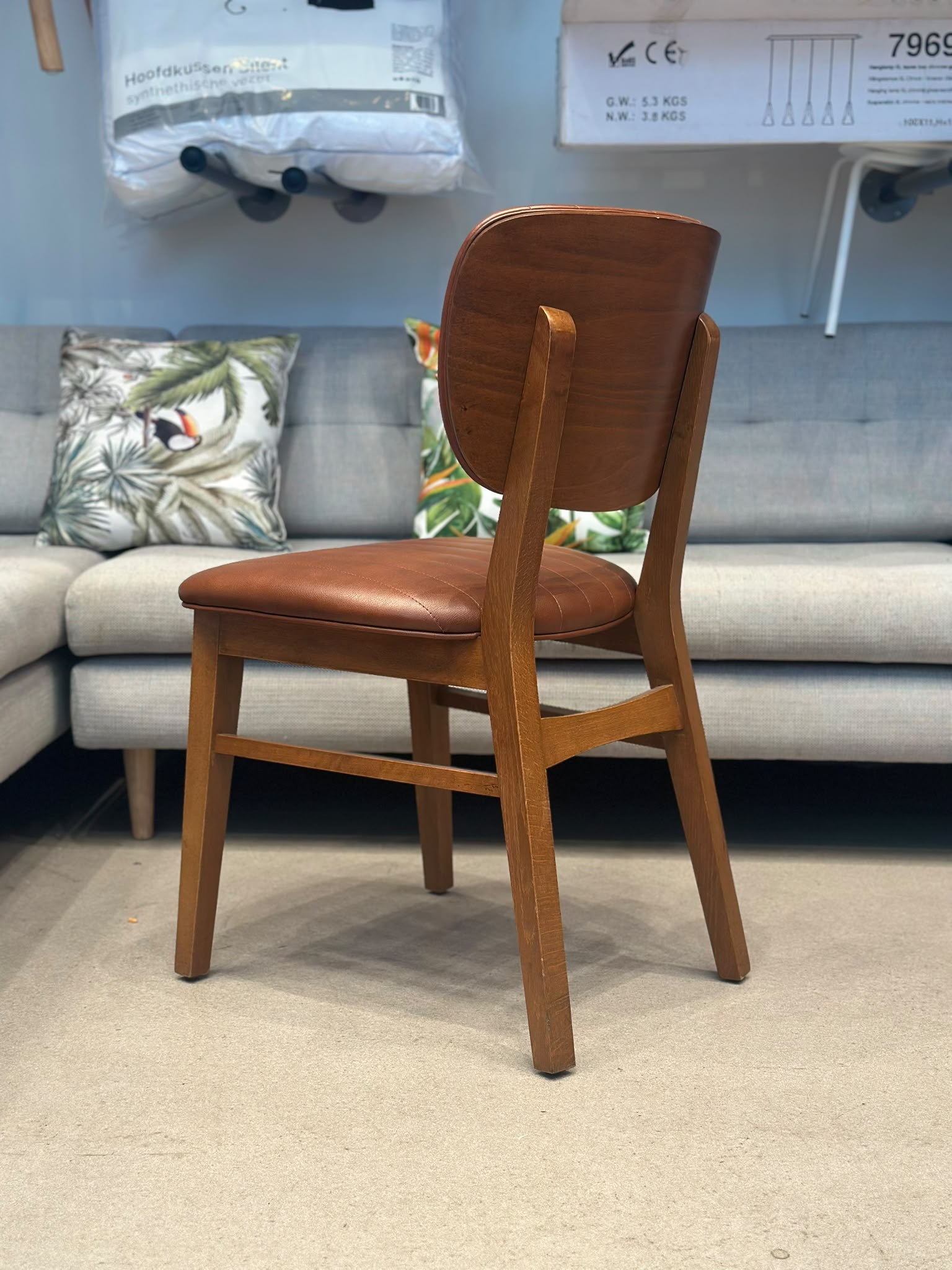 Chaise style Mid-Century en cuir et bois (43 pièces disponibles) - Image 2
