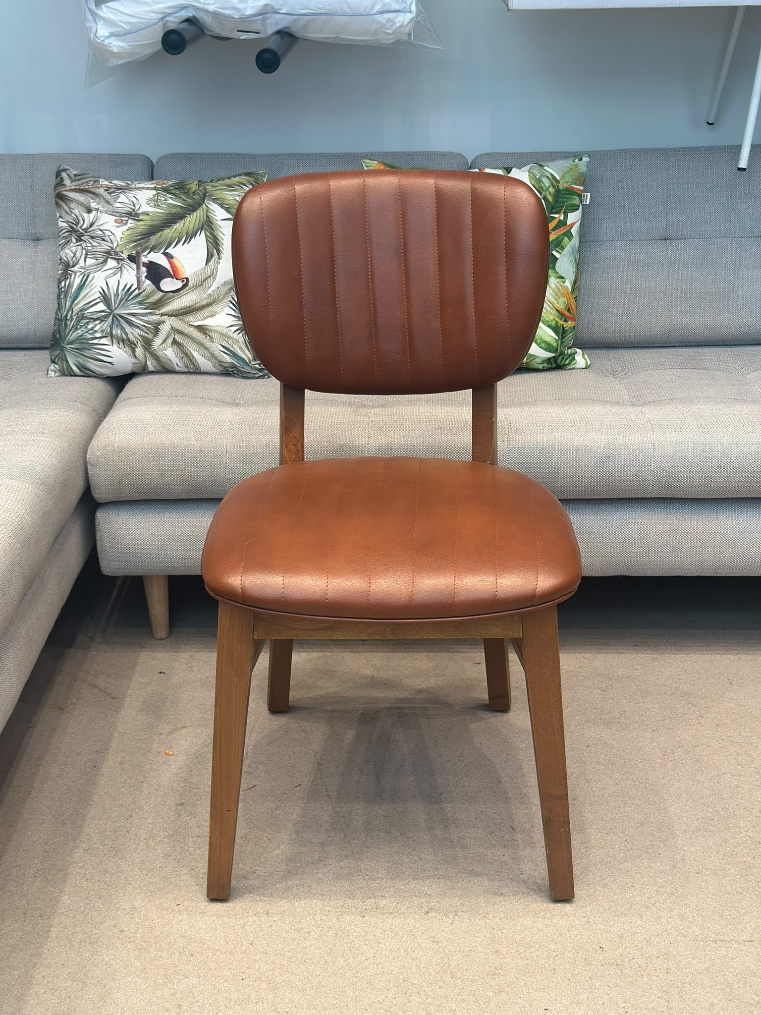 Chaise style Mid-Century en cuir et bois (43 pièces disponibles) - Image 3