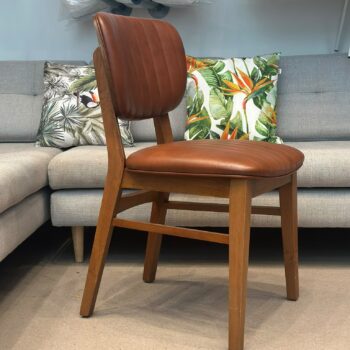 Chaise style Mid-Century en cuir et bois (43 pièces disponibles)