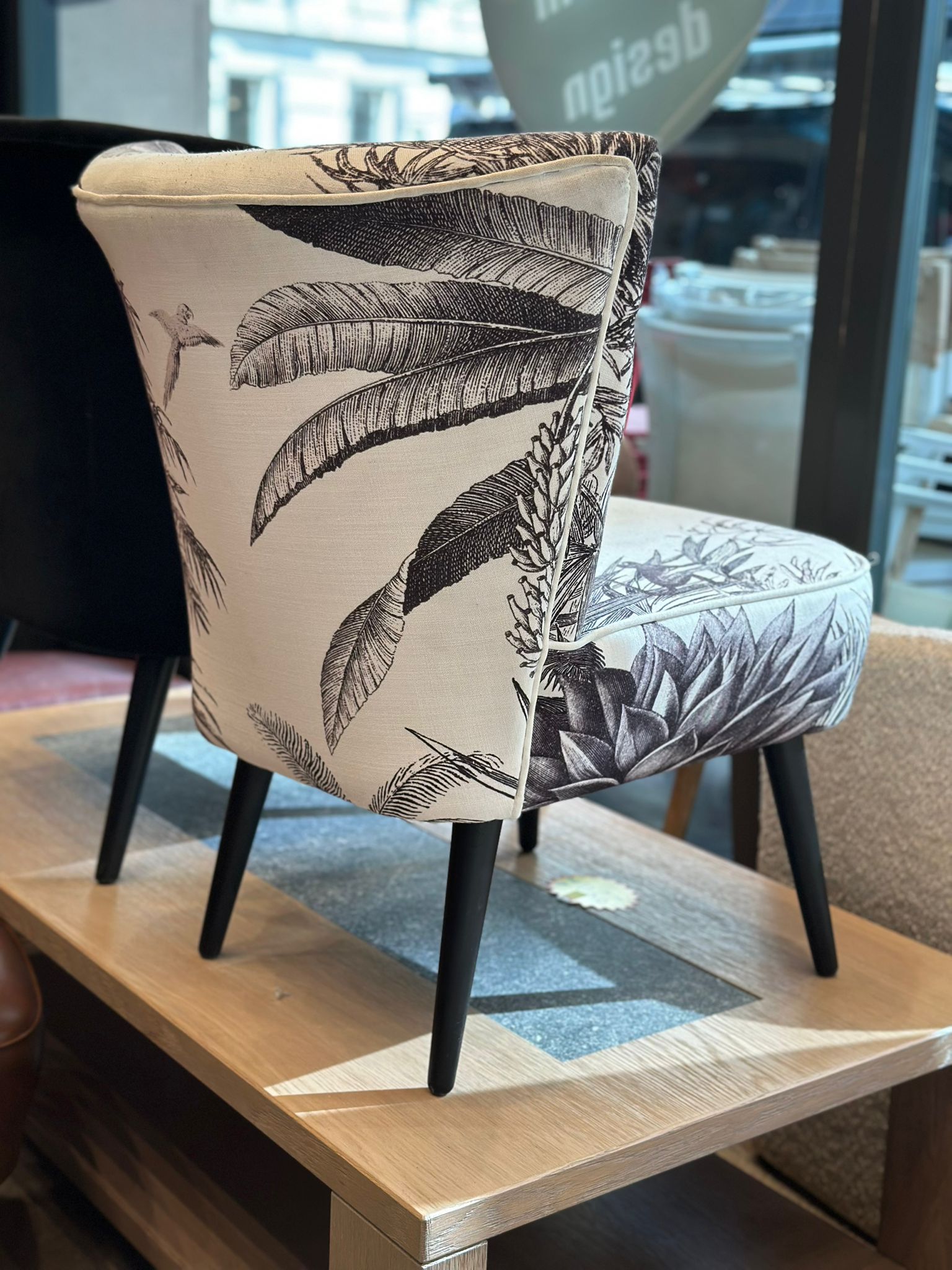 Fauteuil cocktail d'appoint motif tropical/jungle - Image 2