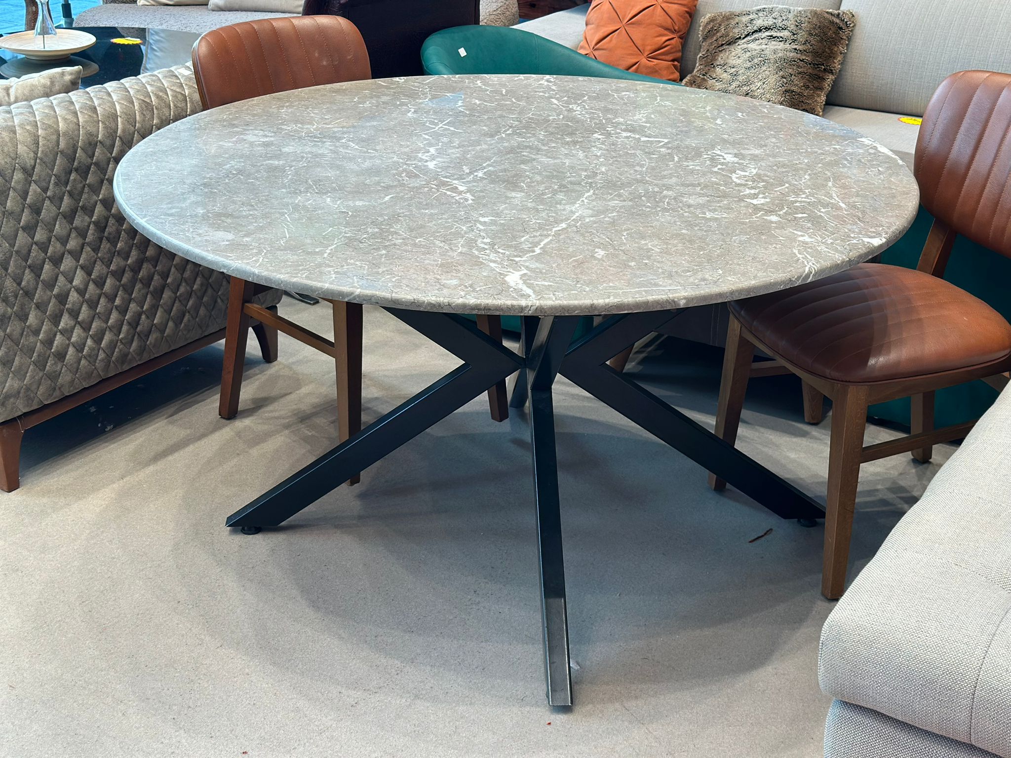 Table à manger ronde en marbre - Image 4